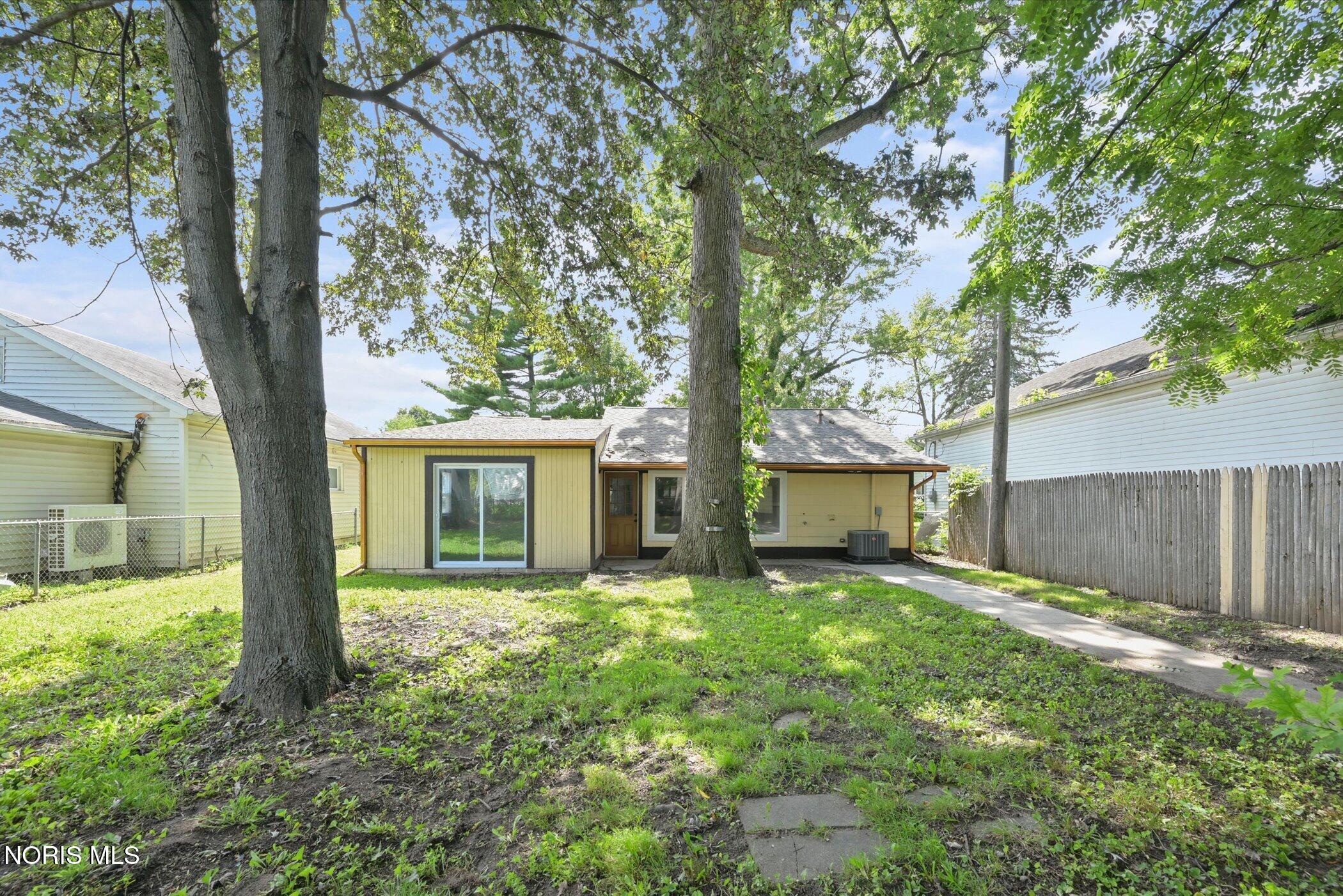 1374 Gage Road Toledo, OH 43612 - Photo 26 of 27 Gallery Image 26
