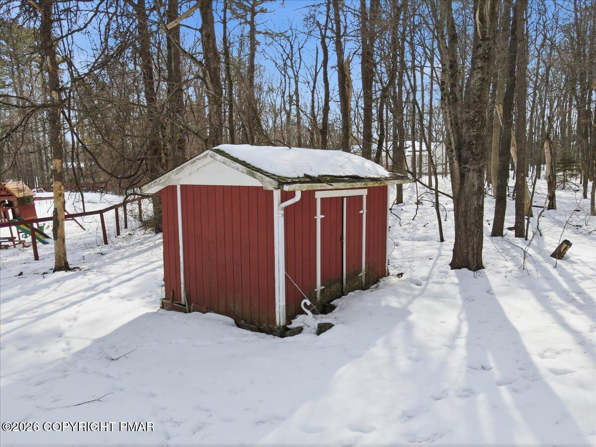 423 T R 620 Cresco, PA 18326 - Photo 37 of 37 a view of a house with a yard and large tree