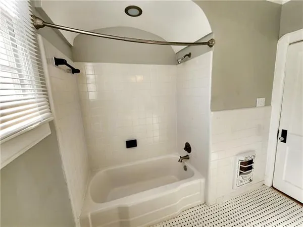 $1,900 | 2333 Pauline Street, New Orleans, LA 70117