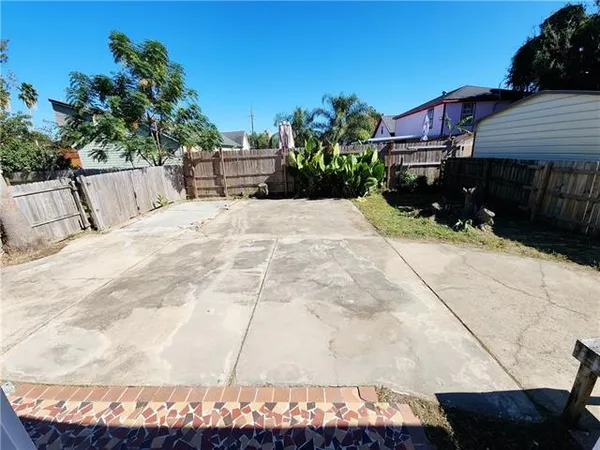 $1,900 | 2333 Pauline Street, New Orleans, LA 70117