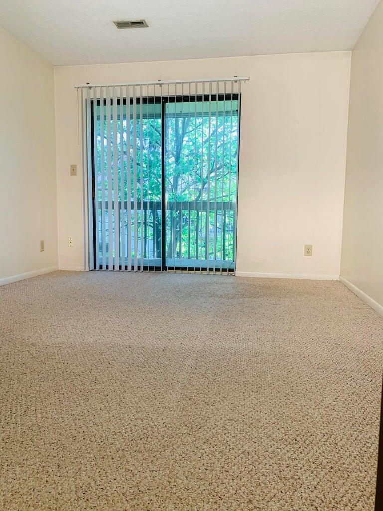 2188 Hedgerow Road, Unit 2188G Columbus, OH 43220 - Photo 13 of 26 Second bedroom 1
