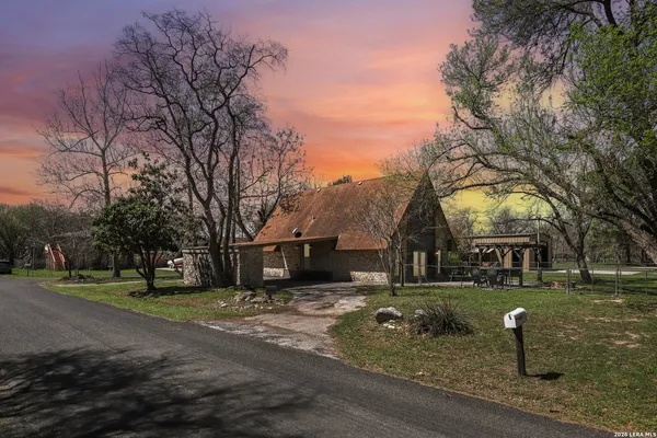 $295,999 | 122 Nueces Lane, Seguin, TX 78155