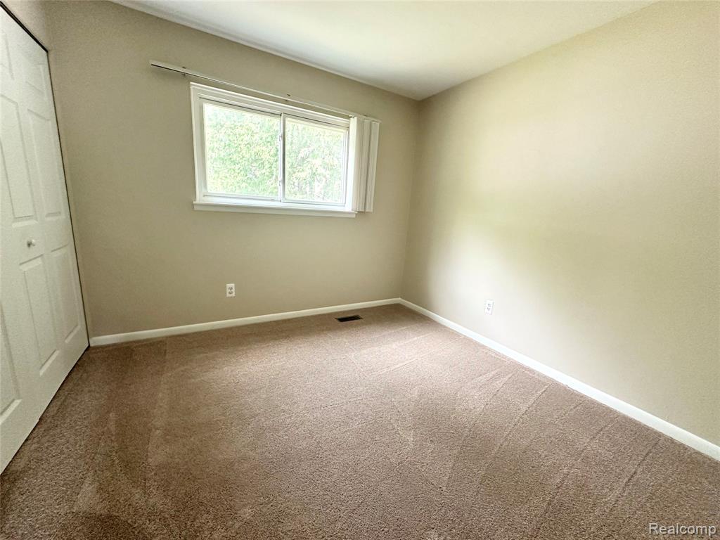 23062 Tuck Road Farmington Hills, MI 48336 - Photo 12 of 20 Gallery Image 12