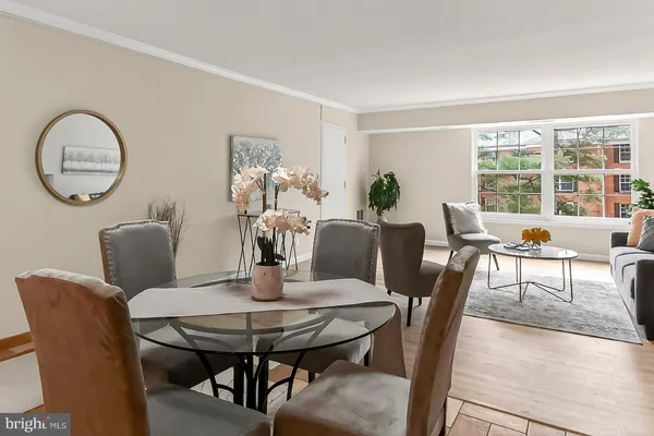$379,950 | 7721 Tremayne Place, Unit 215, McLean, VA 22102