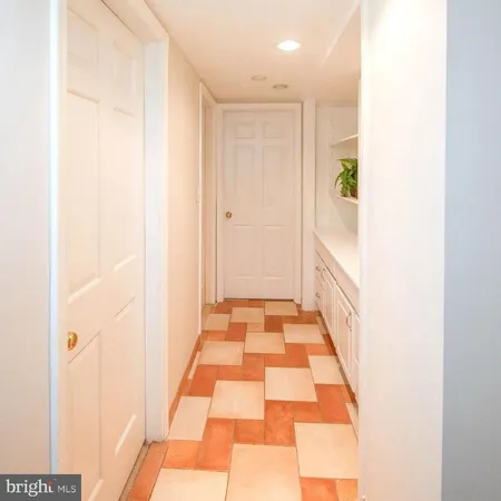 $379,950 | 7721 Tremayne Place, Unit 215, McLean, VA 22102