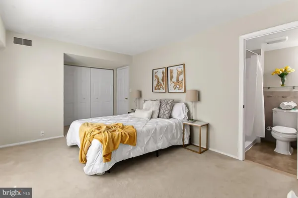 $379,950 | 7721 Tremayne Place, Unit 215, McLean, VA 22102