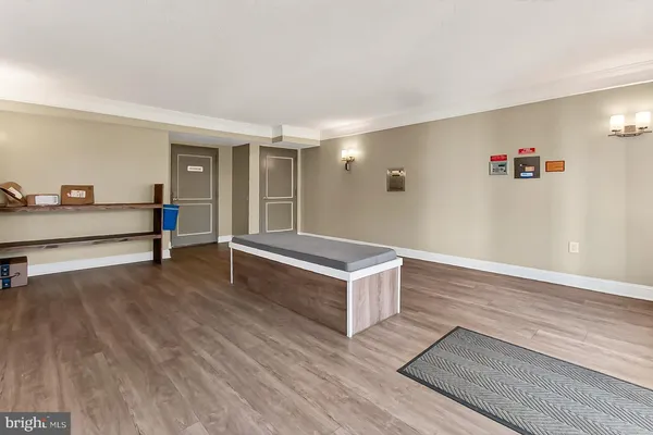 $379,950 | 7721 Tremayne Place, Unit 215, McLean, VA 22102