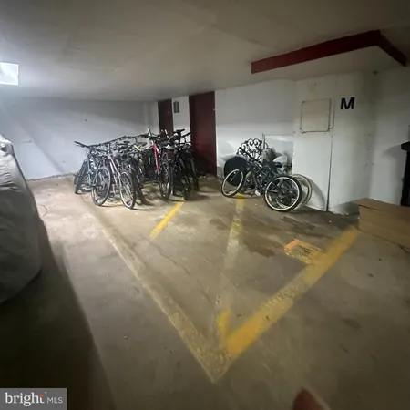 $379,950 | 7721 Tremayne Place, Unit 215, McLean, VA 22102