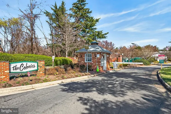 $379,950 | 7721 Tremayne Place, Unit 215, McLean, VA 22102