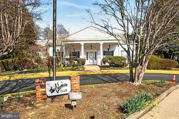 $379,950 | 7721 Tremayne Place, Unit 215, McLean, VA 22102