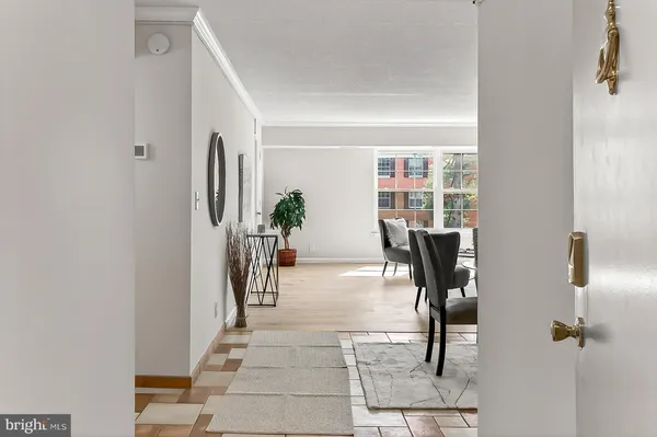 $379,950 | 7721 Tremayne Place, Unit 215, McLean, VA 22102