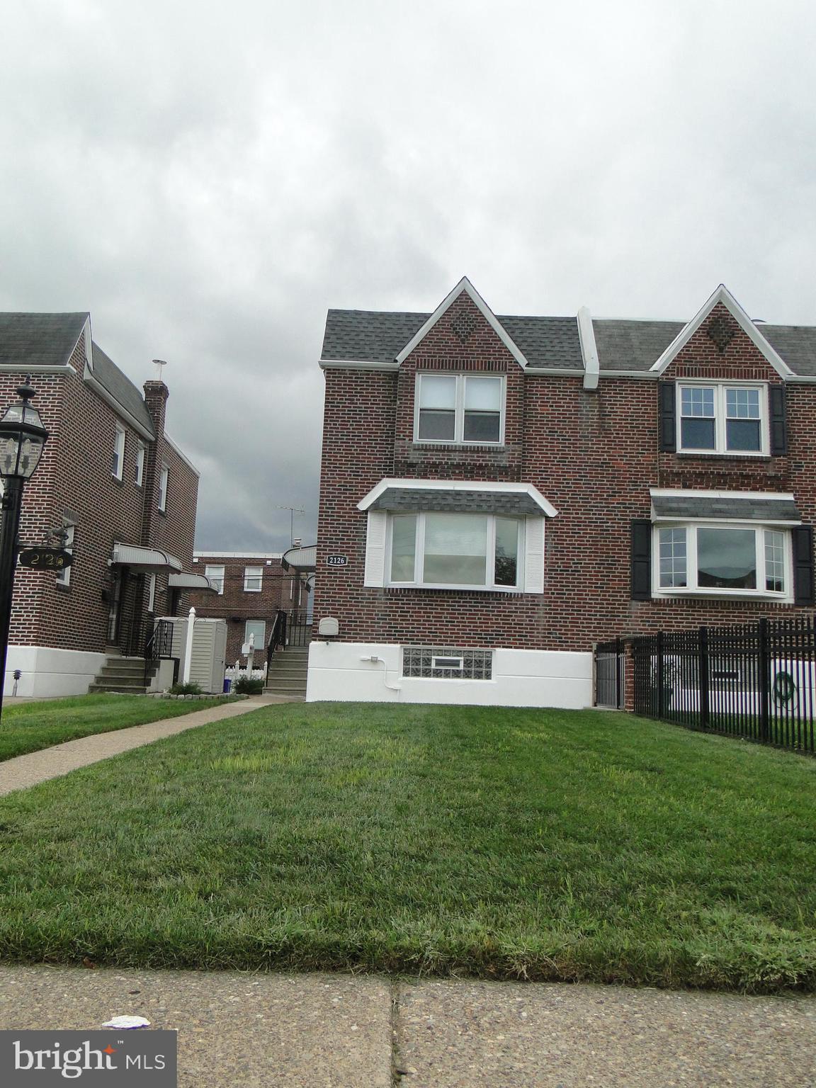 2126 Ripley Street Philadelphia, PA 19152 - Photo 2 of 38 Gallery Image 2