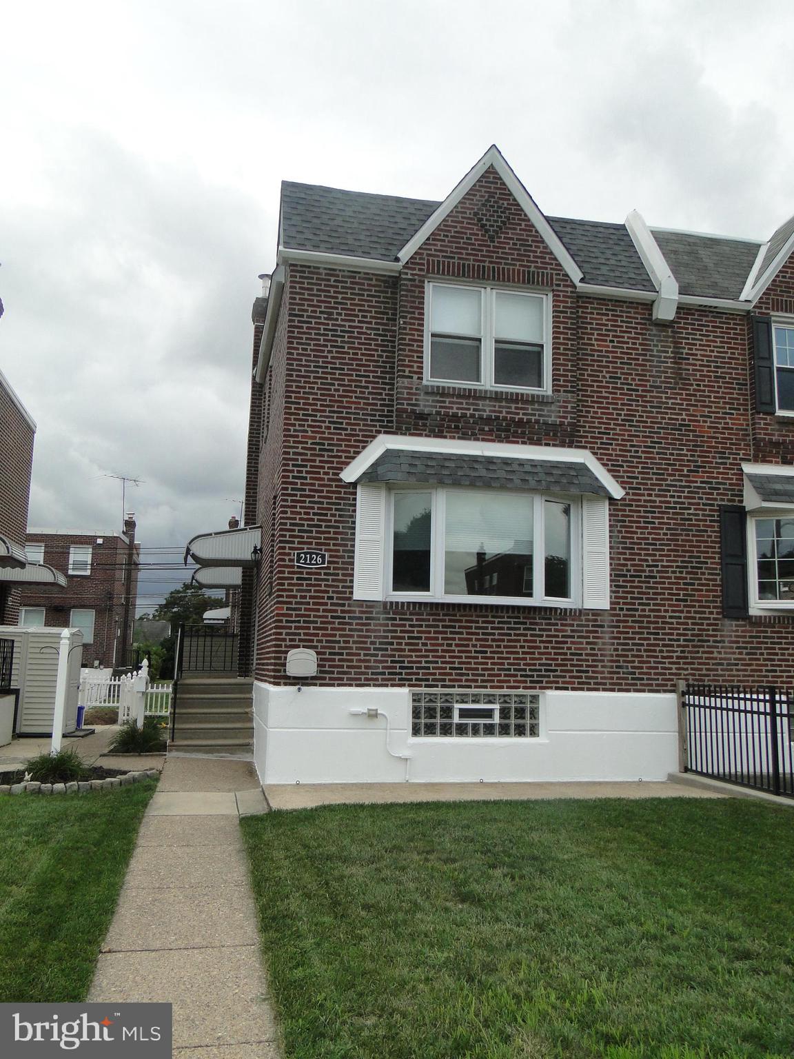 2126 Ripley Street Philadelphia, PA 19152 - Photo 3 of 38 Gallery Image 3
