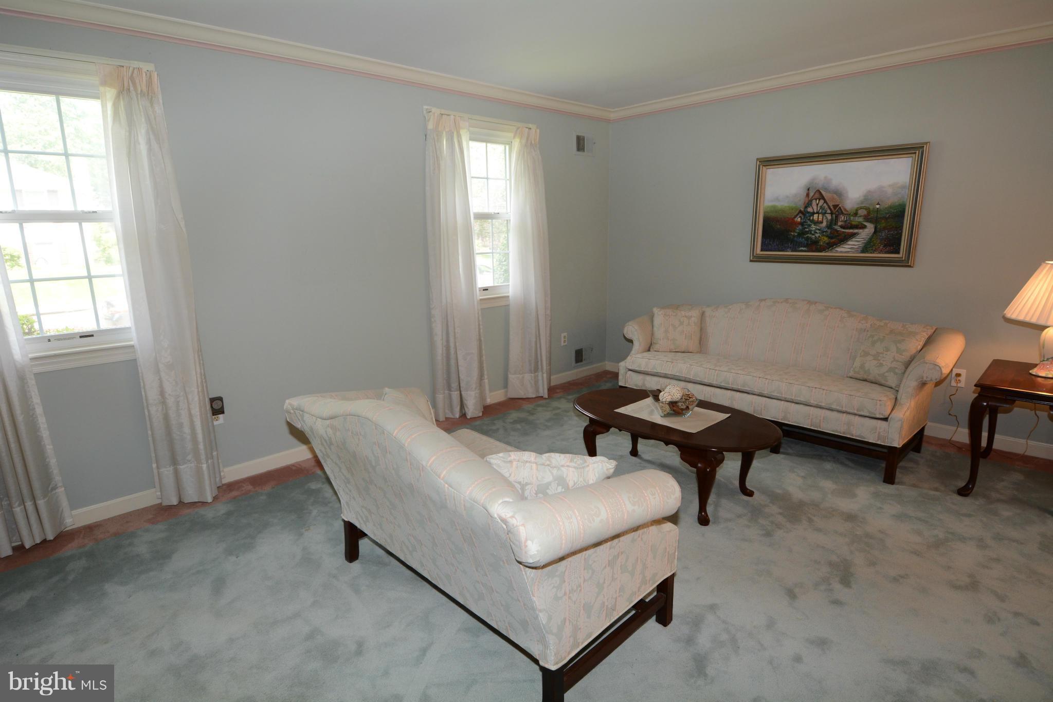 16015 Jerald Road Laurel, MD 20707 - Photo 10 of 30 Living Room