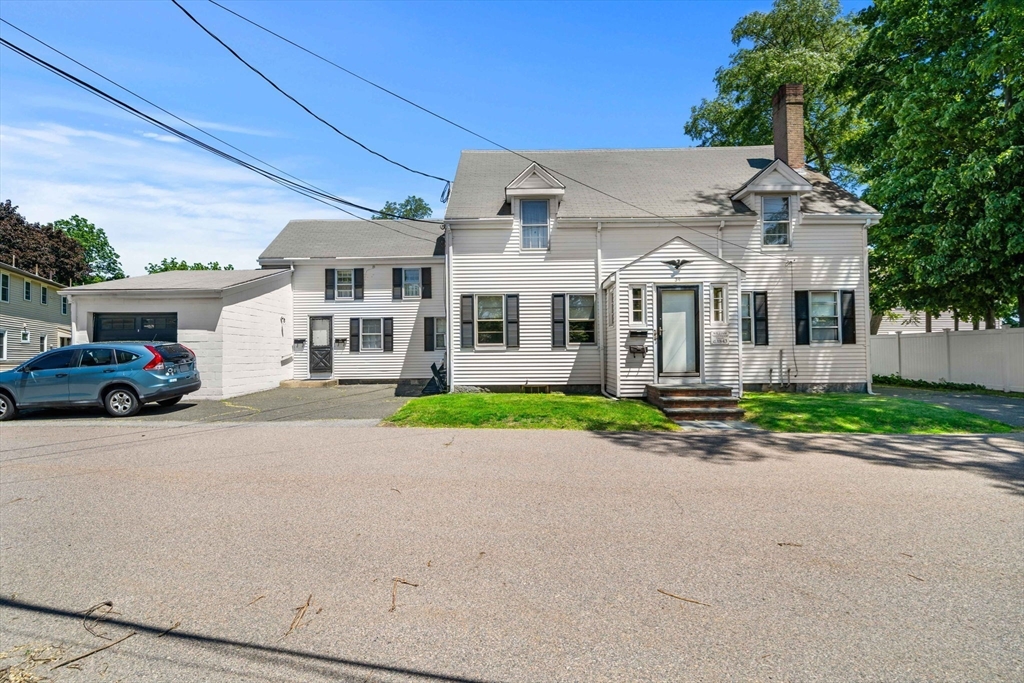39 Needham Road Danvers, MA 01923 - Photo 4 of 42