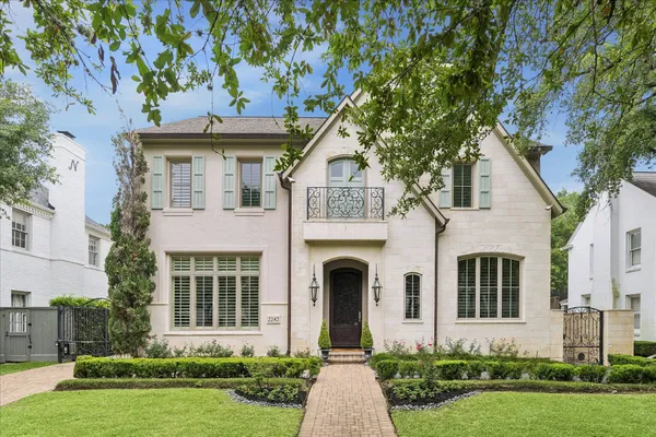 $3,250,000 | 2242 Pelham Drive, Houston, TX 77019