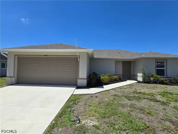 $2,000 | 2122 Northeast 13th Place, Cape Coral, FL 33909