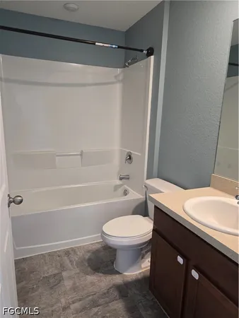 $2,000 | 2122 Northeast 13th Place, Cape Coral, FL 33909