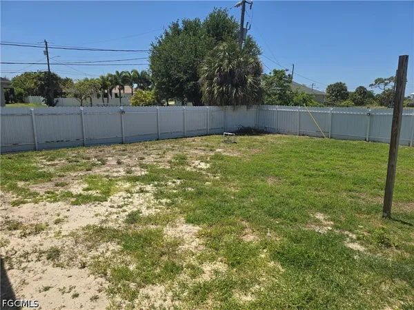 $2,000 | 2122 Northeast 13th Place, Cape Coral, FL 33909