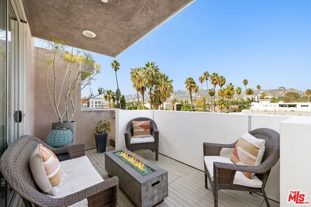 $1,675,000 | 950 North Orange Grove Avenue, Unit 2, West Hollywood, CA 90046