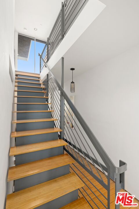 950 North Orange Grove Avenue, Unit 2 West Hollywood, CA 90046 - Photo 13 of 18