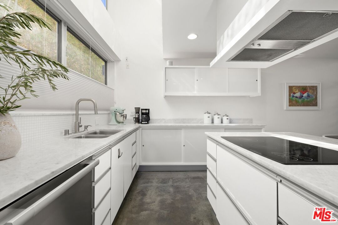 950 North Orange Grove Avenue, Unit 2 West Hollywood, CA 90046 - Photo 5 of 18