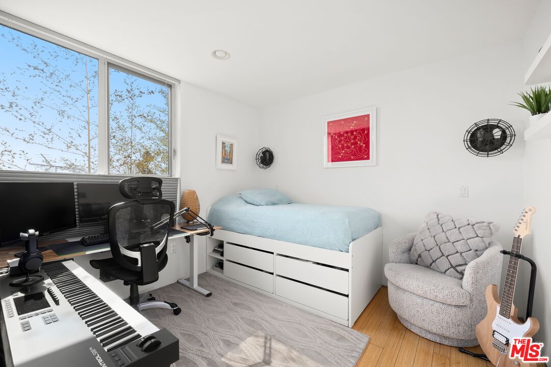 950 North Orange Grove Avenue, Unit 2 West Hollywood, CA 90046 - Photo 9 of 18