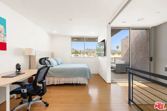 $1,675,000 | 950 North Orange Grove Avenue, Unit 2, West Hollywood, CA 90046