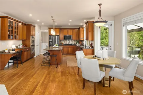 $2,395,000 | 111 210th Place Northeast, Sammamish, WA 98074