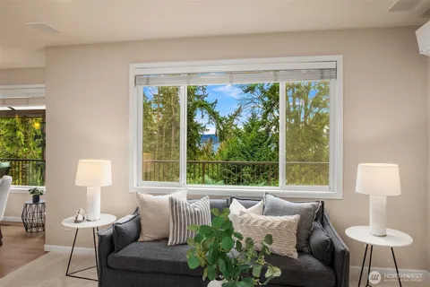 $2,395,000 | 111 210th Place Northeast, Sammamish, WA 98074