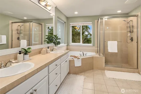 $2,395,000 | 111 210th Place Northeast, Sammamish, WA 98074