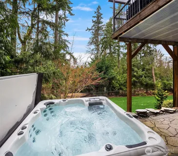 $2,395,000 | 111 210th Place Northeast, Sammamish, WA 98074