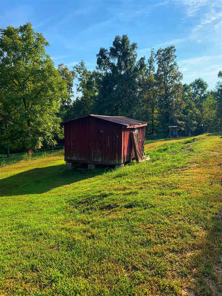 3935 Natural Bridge Road Waynesboro, TN 38485 - Photo 6 of 25 Gallery Image 6