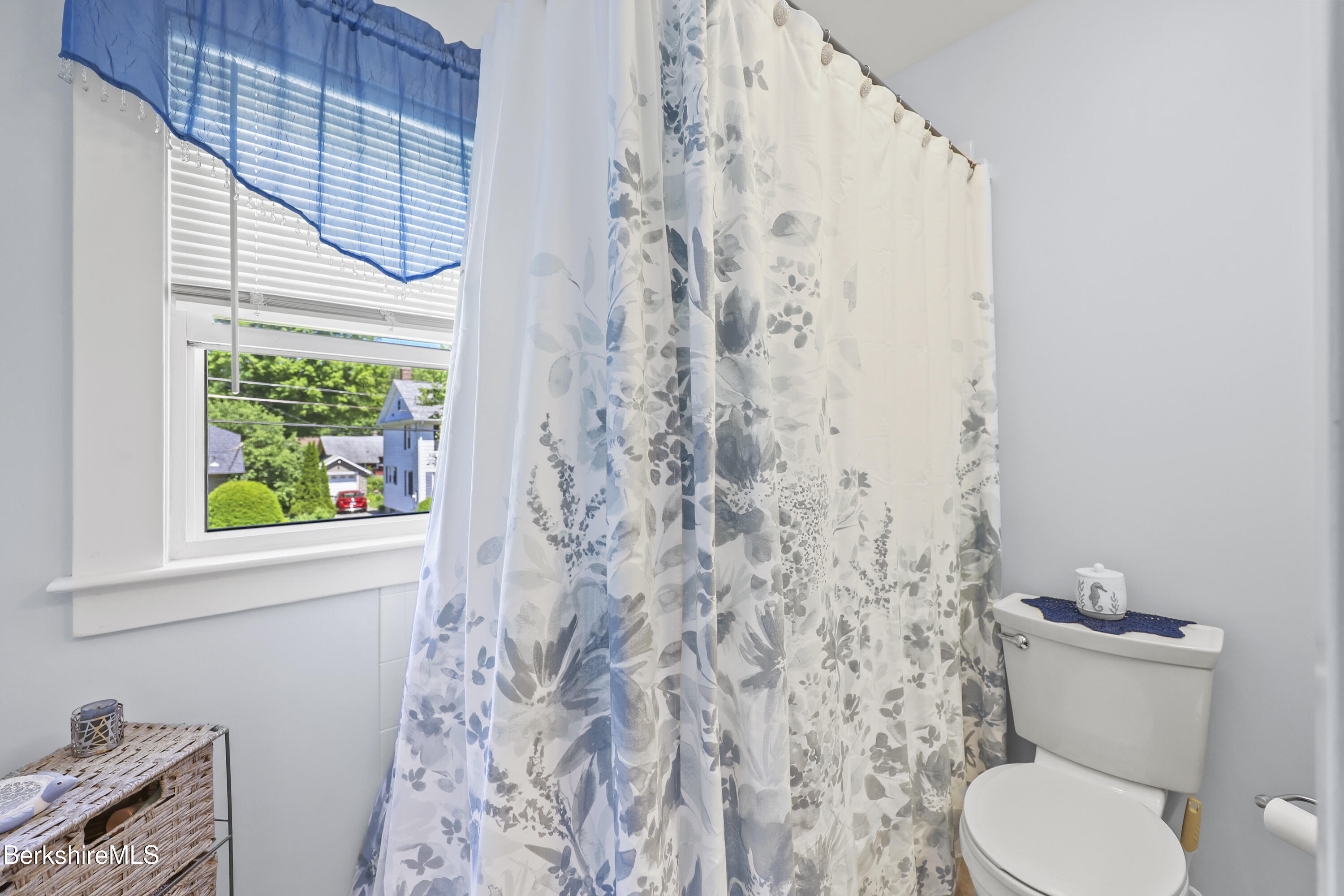 61 Harding Street Pittsfield, MA 01201 - Photo 29 of 48 160 Second Floor Bathroom