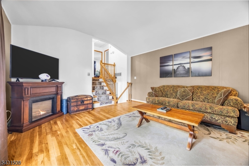 1038 Centre Street Raritan, NJ 08869 - Photo 22 of 30