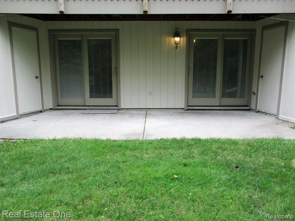 1685 Riverside Drive, Unit 7 Rochester Hills, MI 48309 - Photo 2 of 24