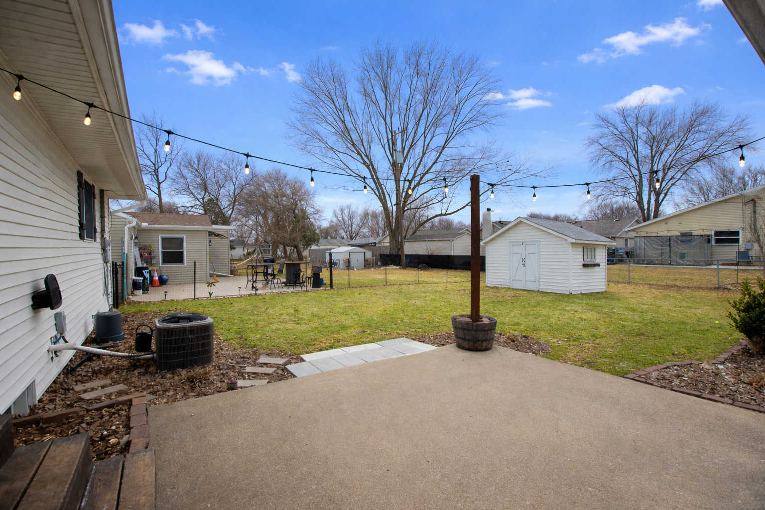 617 Orchard Street Dixon, IL 61021 - Photo 8 of 32 a front view of a house with a yard