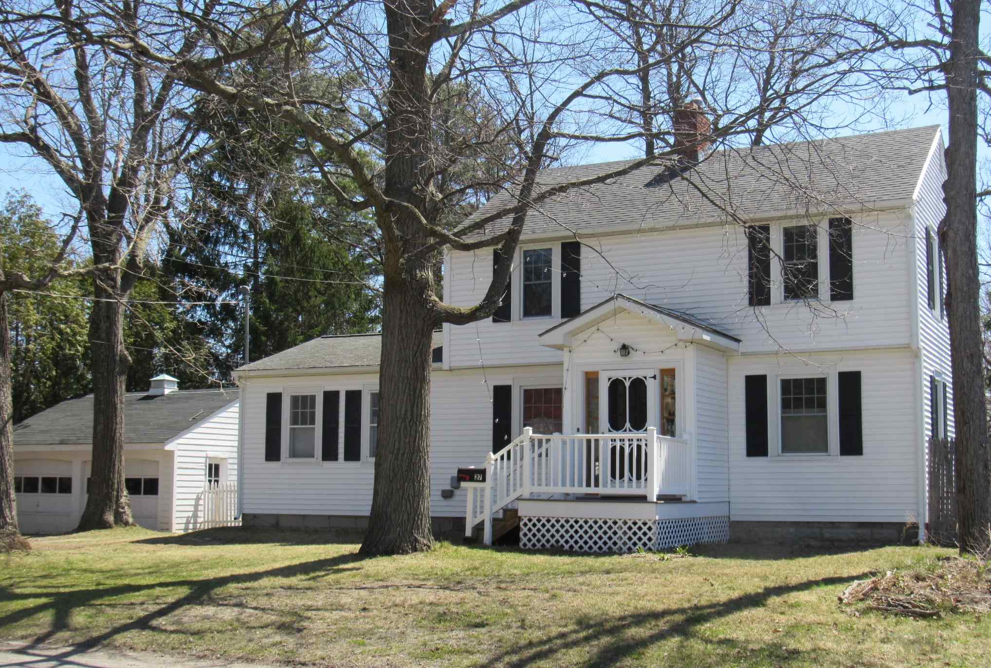 27 Staniford Road Burlington, VT 05408 - Photo 1 of 21 Gallery Image 1