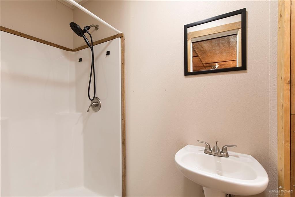 508 Patricia Street Mission, TX 78572 - Photo 12 of 24 Bathroom
