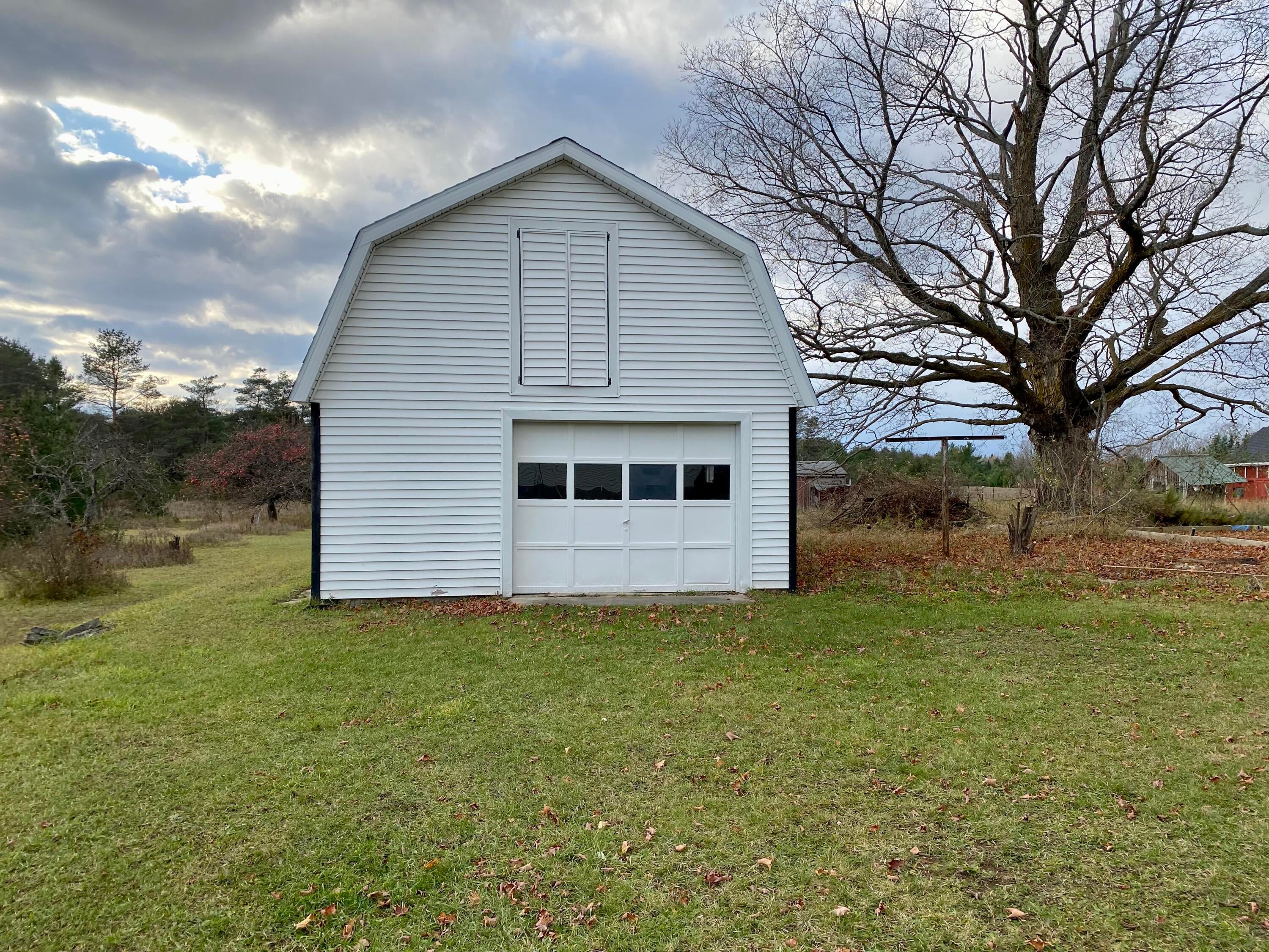 8618 French Road Alpena, MI 49707 - Photo 4 of 32 Gallery Image 4