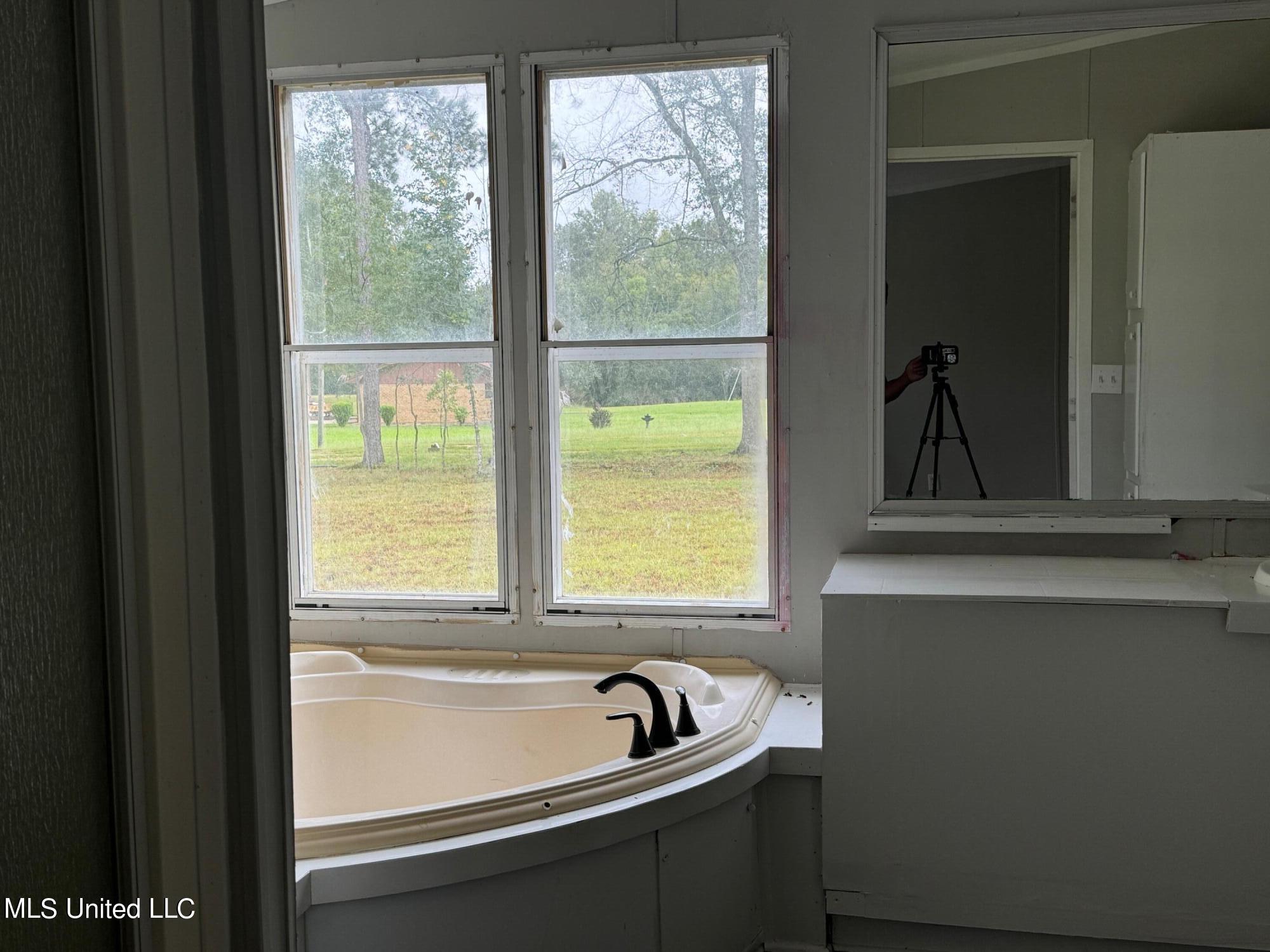 5575 Robin Wood Road Monticello, MS 39654 - Photo 7 of 13 IMG_7726