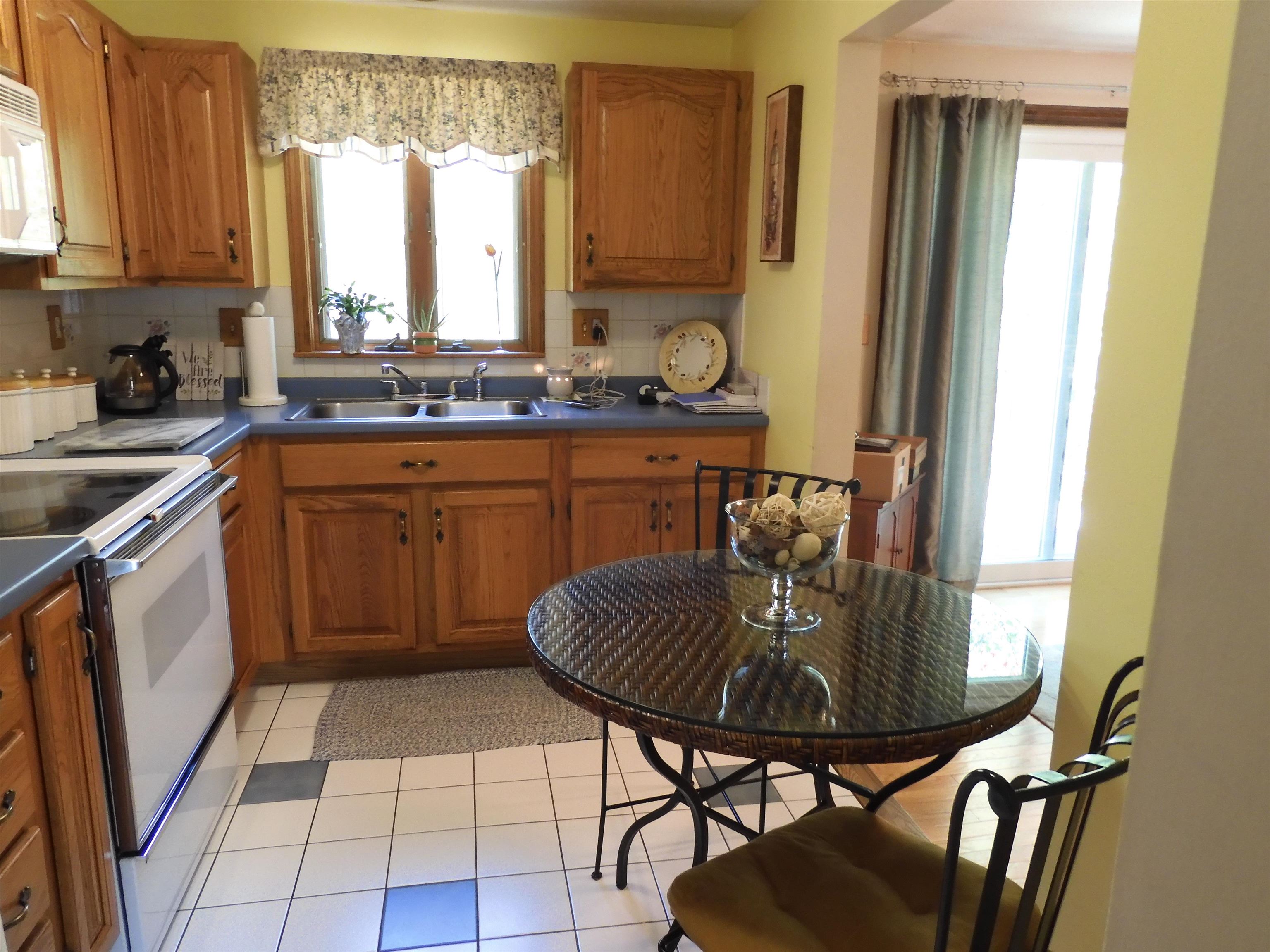 6 Loren Road Salem, NH 03079 - Photo 5 of 22 Gallery Image 5