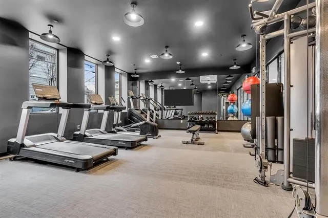 $2,570 | 345 Avenue A, Unit 407, Bayonne, NJ 07002