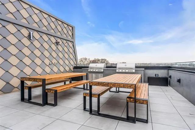 $2,570 | 345 Avenue A, Unit 407, Bayonne, NJ 07002