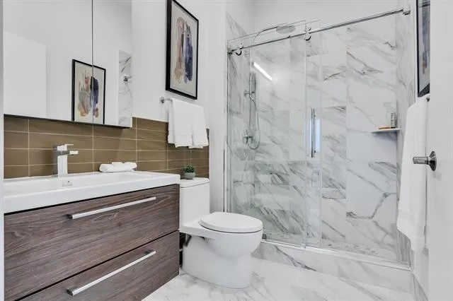 $2,570 | 345 Avenue A, Unit 407, Bayonne, NJ 07002