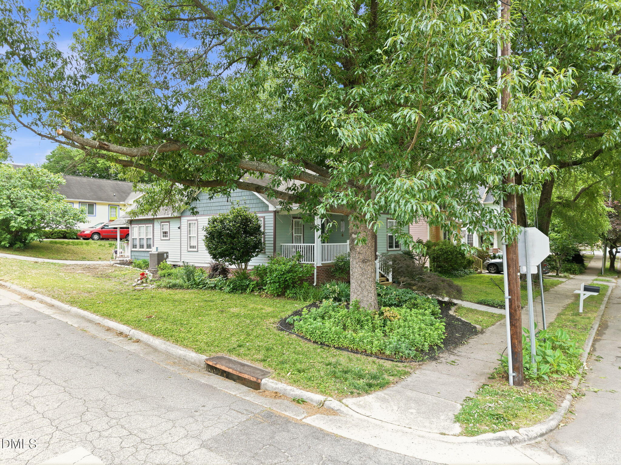 714 East Jones Street Raleigh, NC 27601 - Photo 22 of 48 6-web-or-mls-DJI_20260506092405_0109_D
