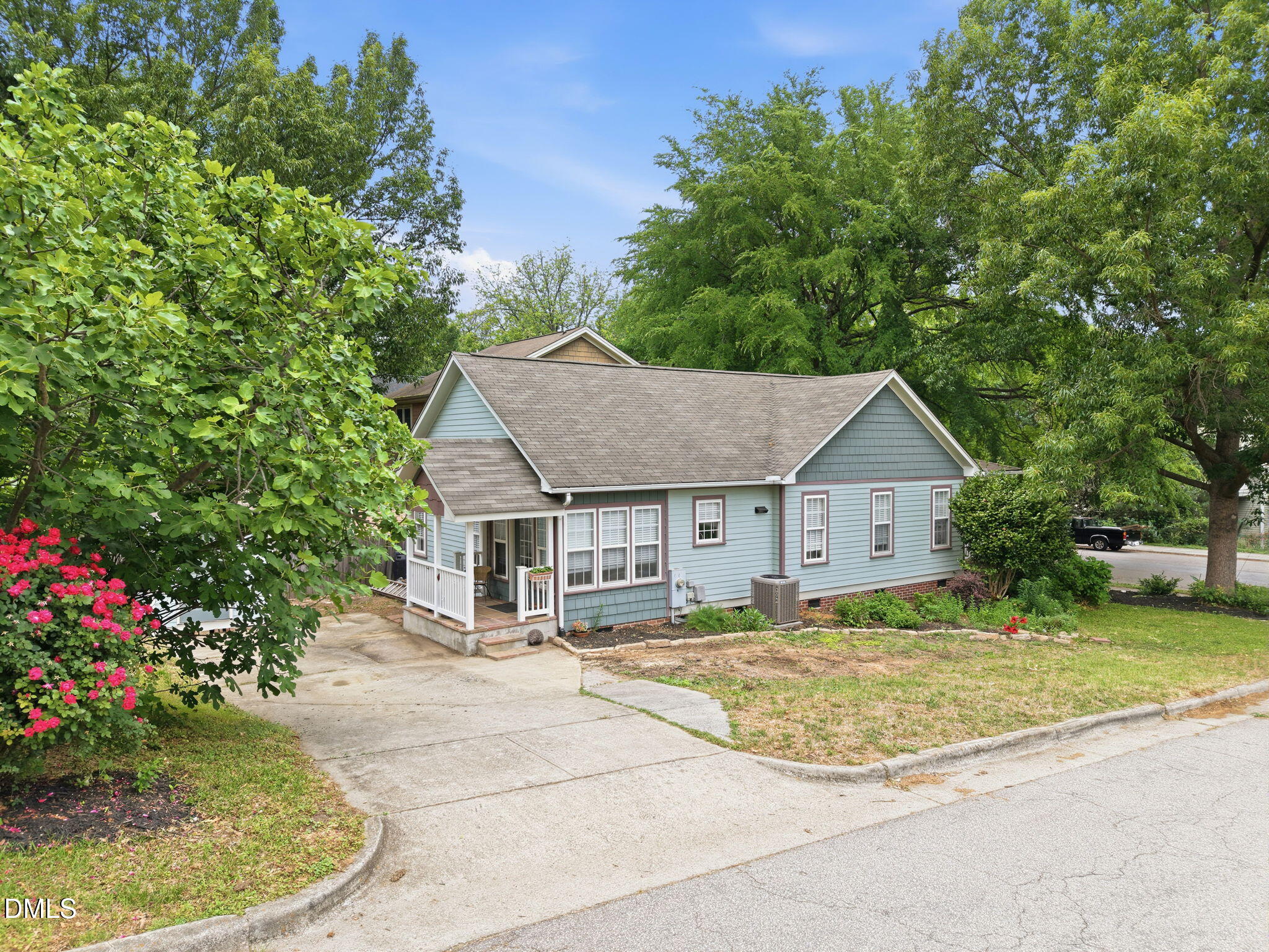 714 East Jones Street Raleigh, NC 27601 - Photo 25 of 48 8-web-or-mls-DJI_20260506092512_0112_D