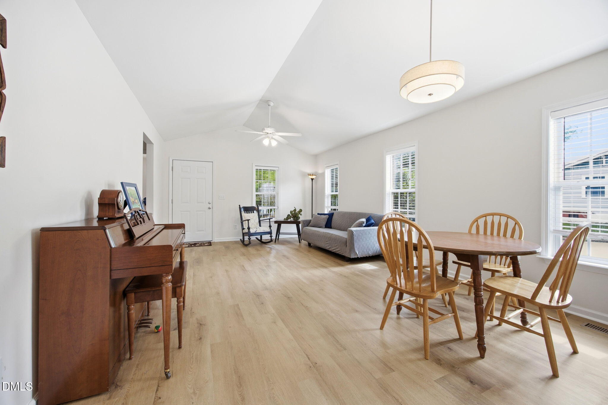 714 East Jones Street Raleigh, NC 27601 - Photo 4 of 48 Vaulted Ceilings