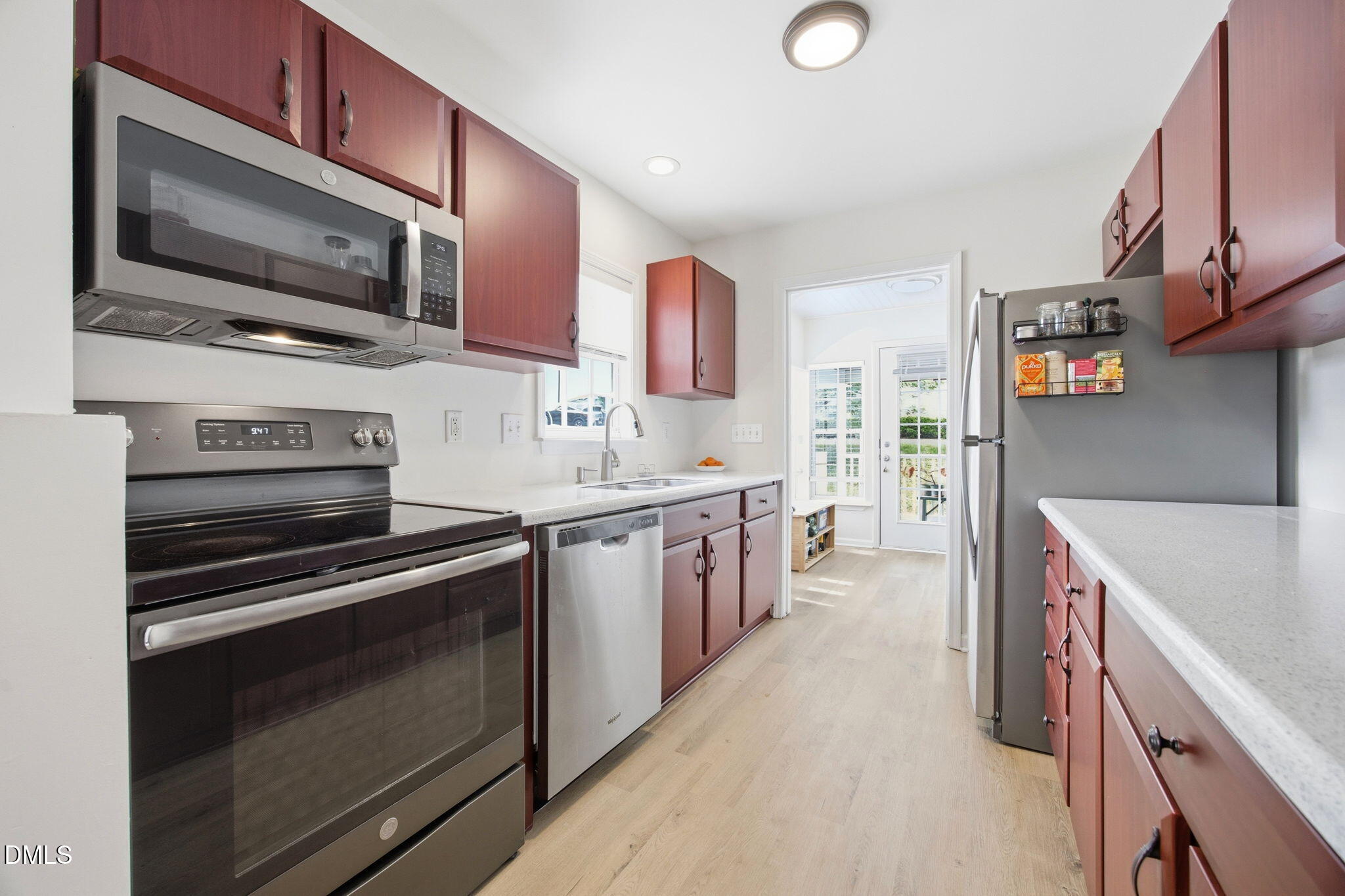714 East Jones Street Raleigh, NC 27601 - Photo 7 of 48 34-web-or-mls-IMG_9580
