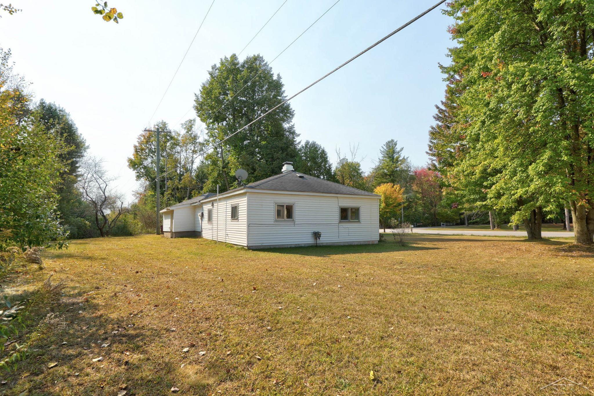 5835 South Huron Road Pinconning, MI 48650 - Photo 24 of 26
